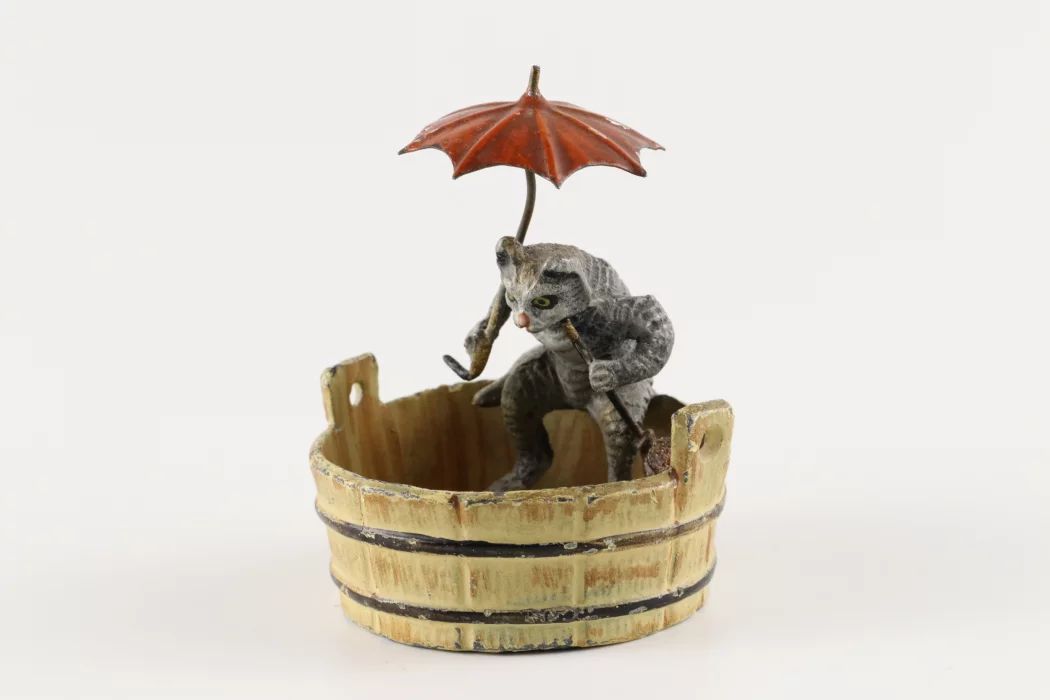 Miniature sarcastique viennoise "Chat sous un parapluie"