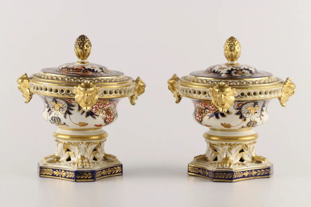 Paire de vases aromatiques (Pot-pourri)