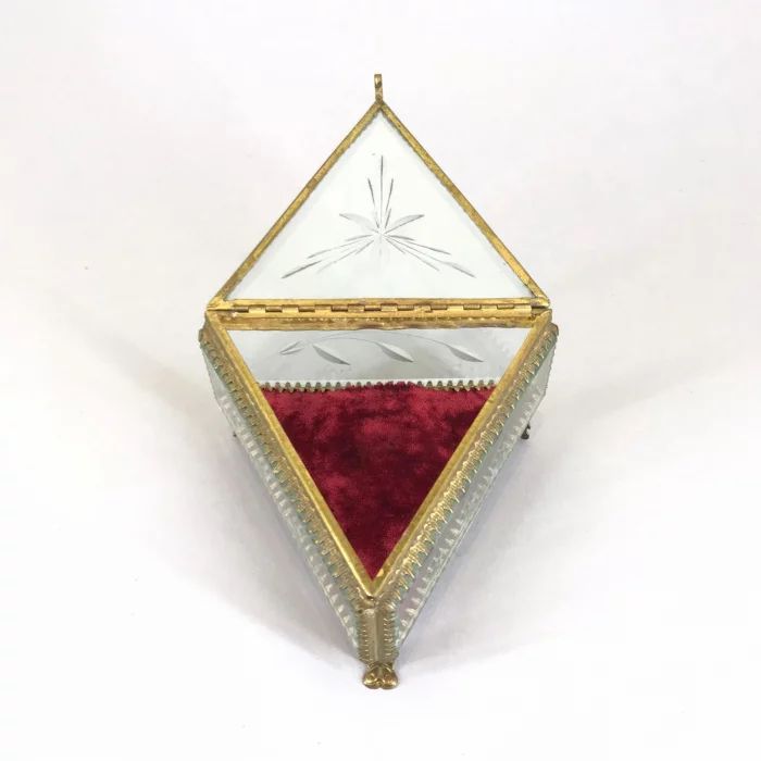 Boîte à bijoux triangulaire