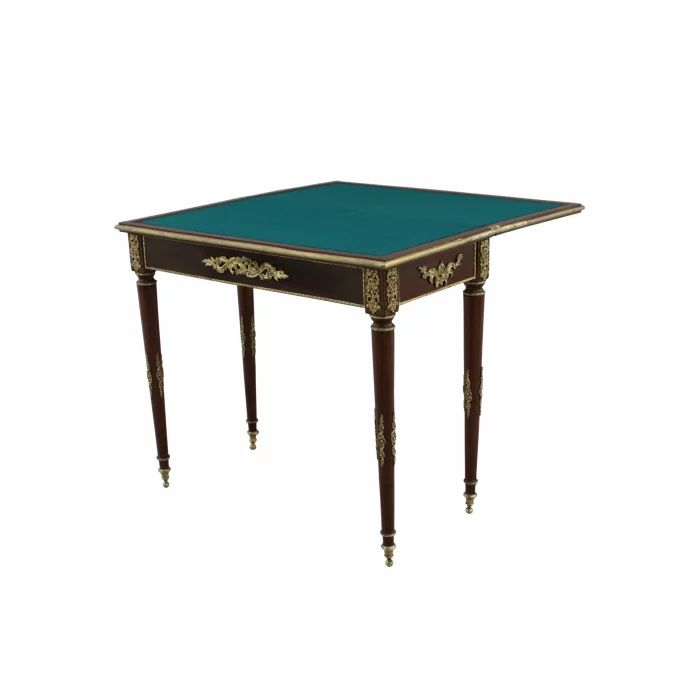 Tables de jeu dans le style de  Louis XVI