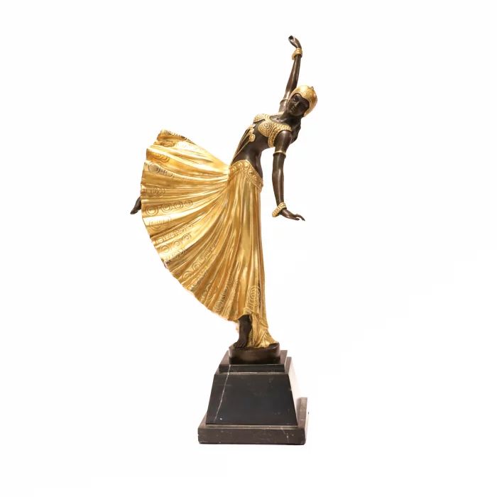 Sculpture en bronze dans le style Art Deco "Danseuse".