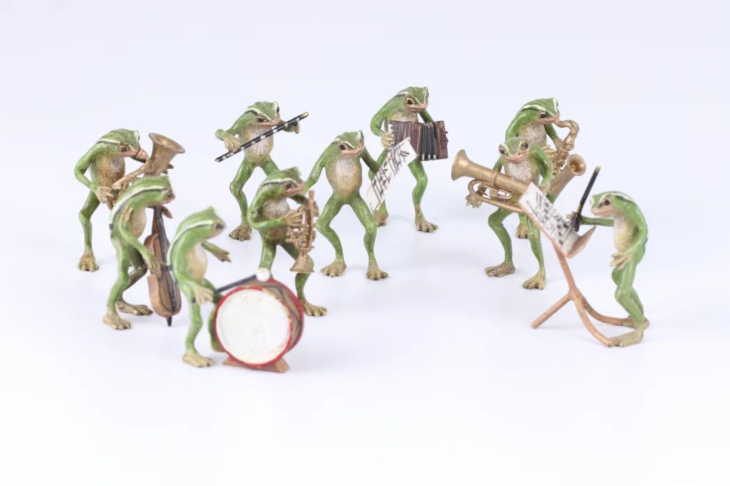 Frog Orchestra. Vienna bronze