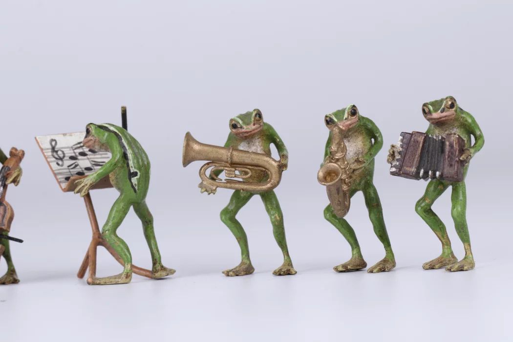 Orchestre de grenouille. Bronze de Vienne