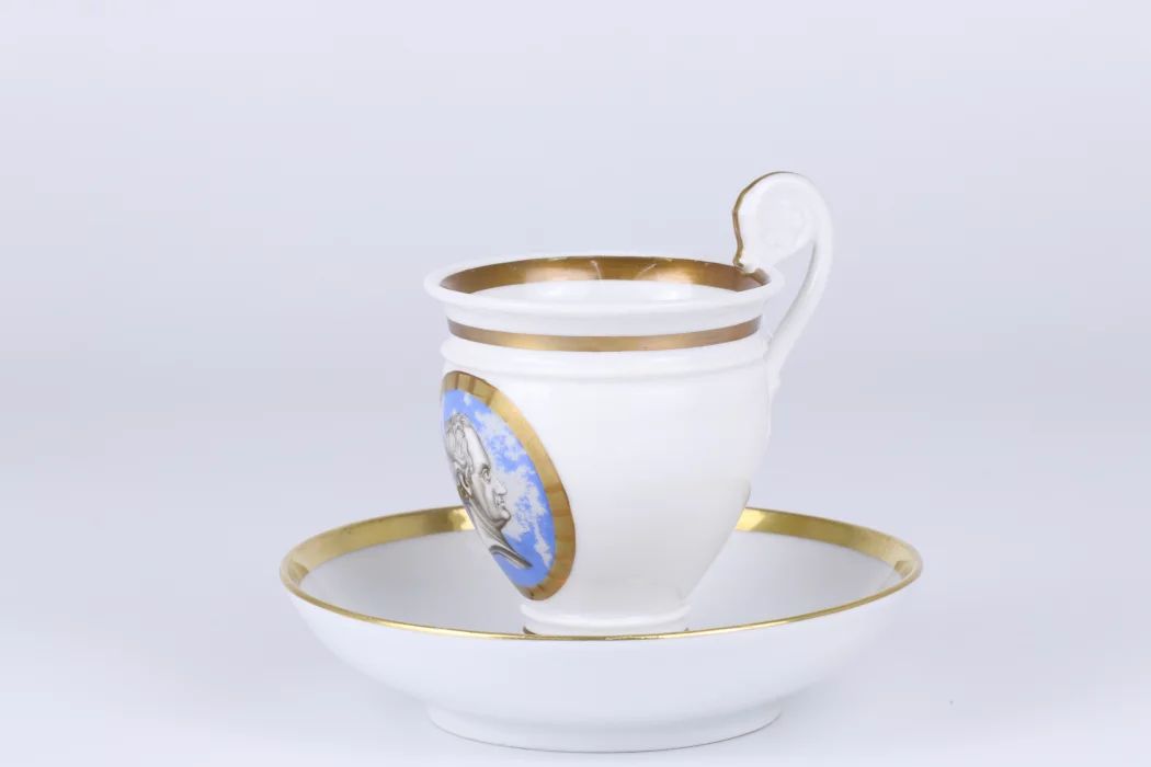 Paire de cafe en porcelaine 