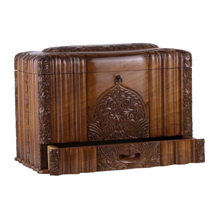 Humidor in Art Deco style. 