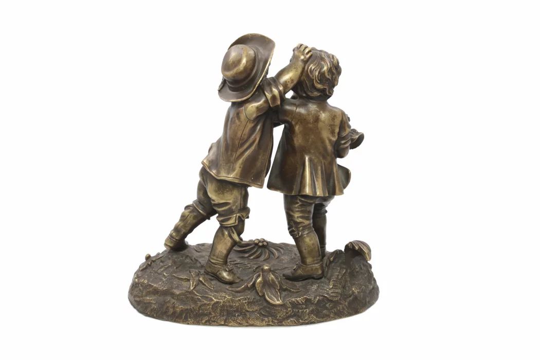 Sculpture "Playing children"