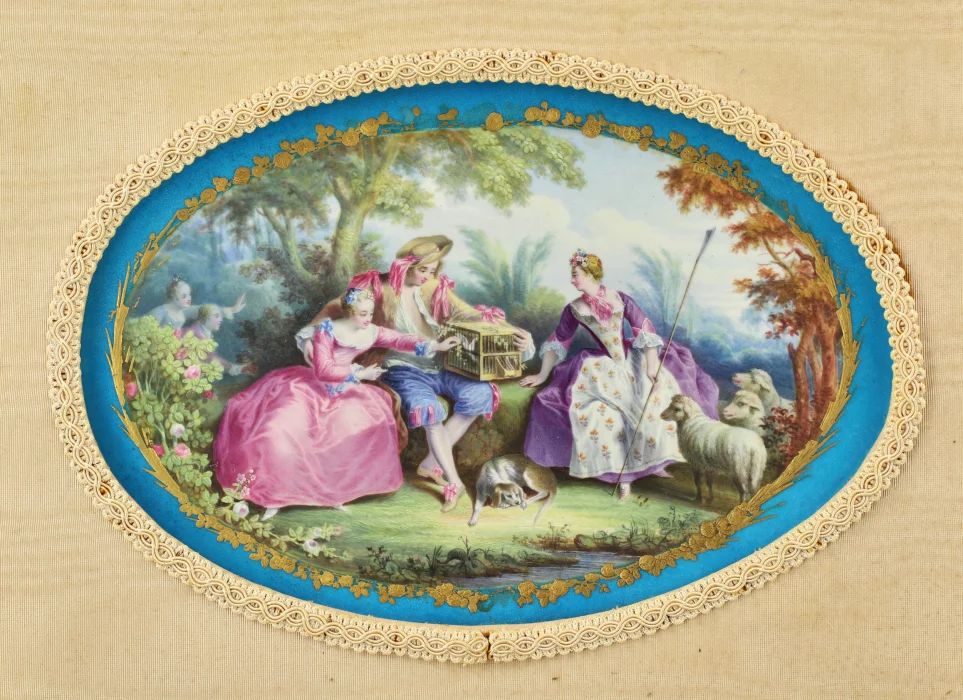 Panneau ovale en porcelaine française du XIXe siècle dans le style de Sèvres 