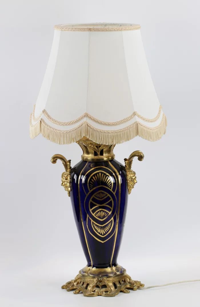 Lampe en porcelaine dans le style de Napoleon III