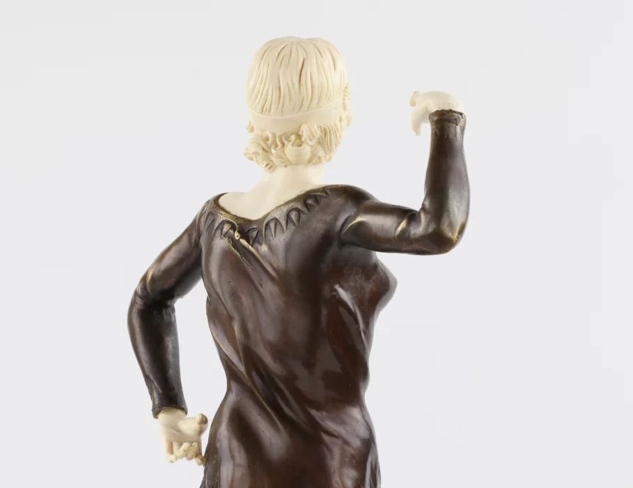 La danseuse en bronze Art Deco 