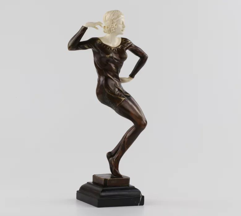 La danseuse en bronze Art Deco 