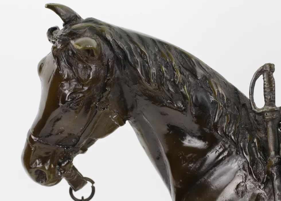 Бронзовая скульптура Конь