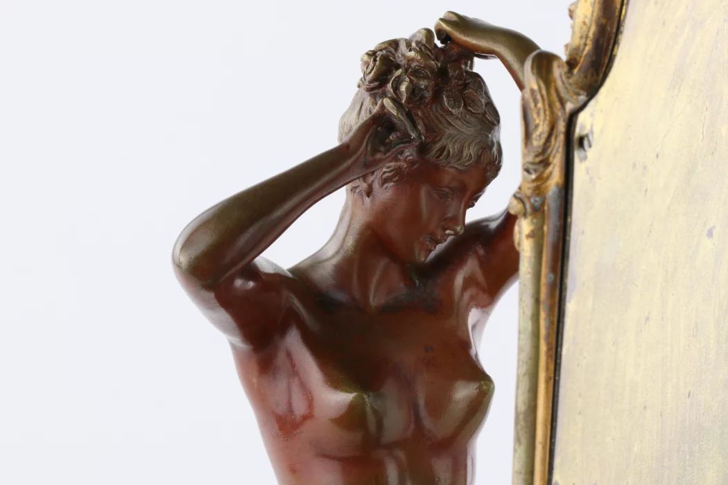 Bronza "Kaila pie spoguļa" Emile Pinèdo (1840 - 1916)