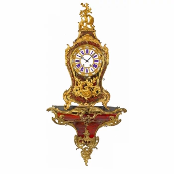 Sienas pulkstenis ar konsoli "Boulle" stilā