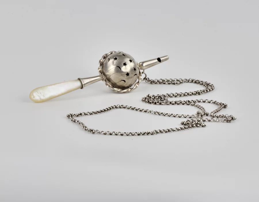 Hochet bebe en argent