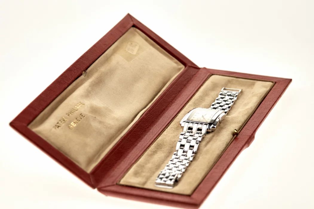 Rokas pulkstenis Patek Philippe Gondolo, Ref 5024 un baltā zelta rokassprādze 5024. 1G