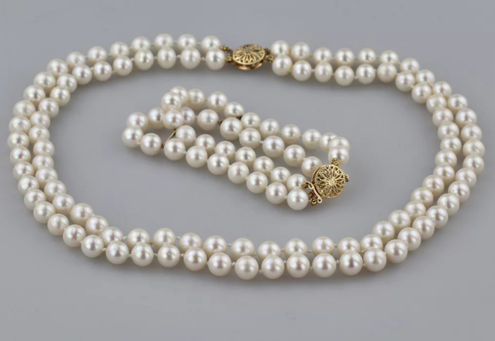 Pearl set. Bracelet, necklace. 