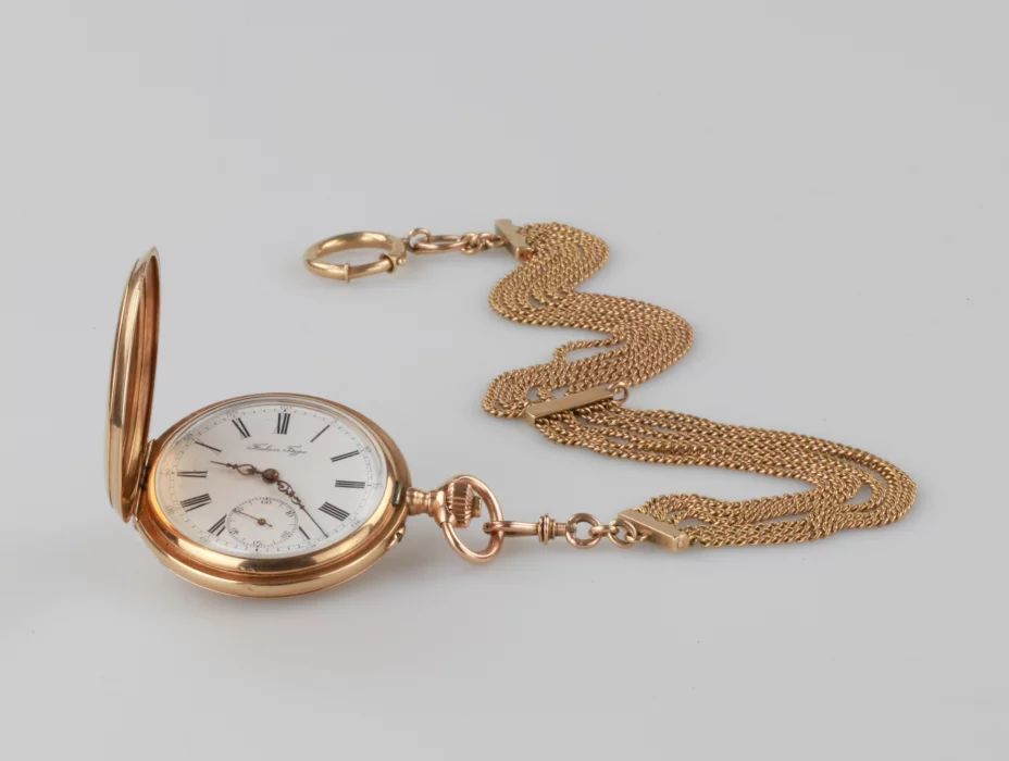 Gold pocket watch "Pavel Bure"on a gold suspension.