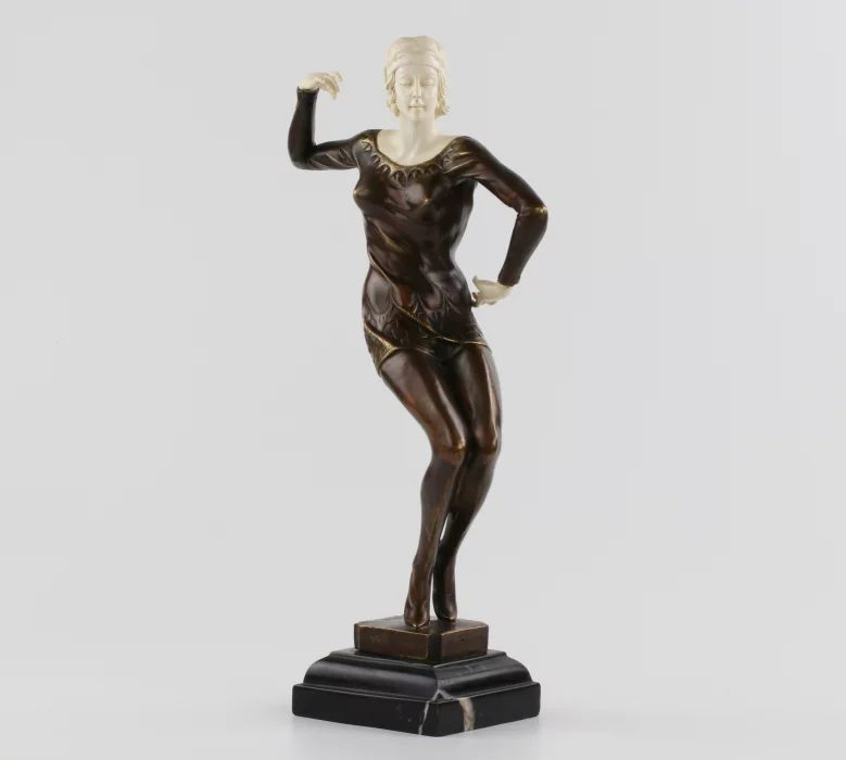 La danseuse en bronze Art Deco 