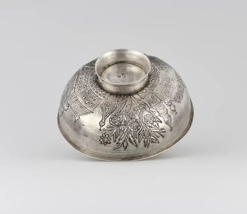 Silver fruit vase.