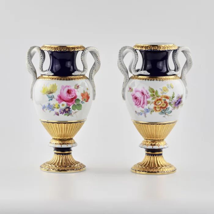 Pair of Meissen vases. 1920 century. 