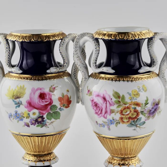 Pair of Meissen vases. 1920 century. 