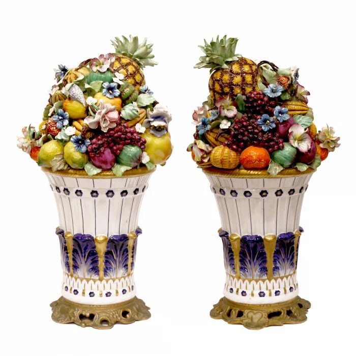 Пара декоративных ваз с фруктами.  Европа 20 век.