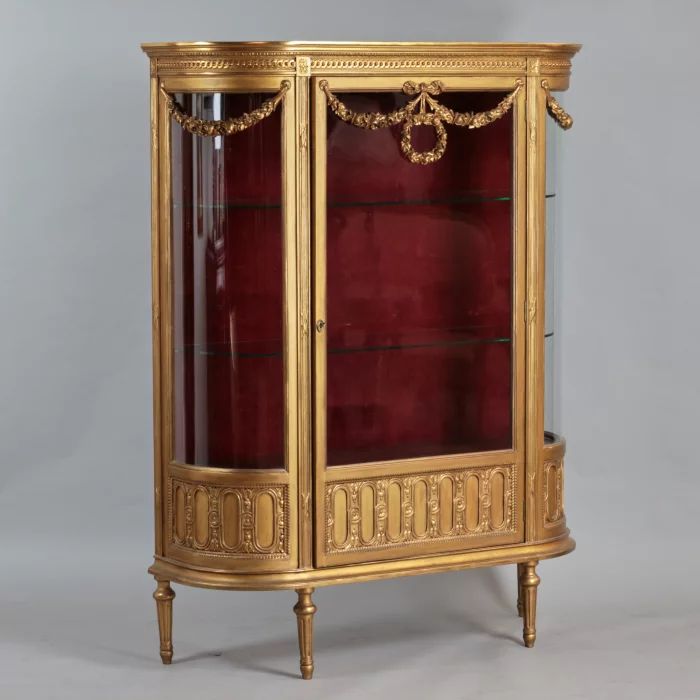 Vitrine de style Louis XVI 