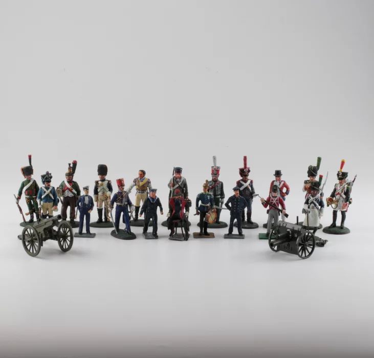 A set of tin soldiers.
