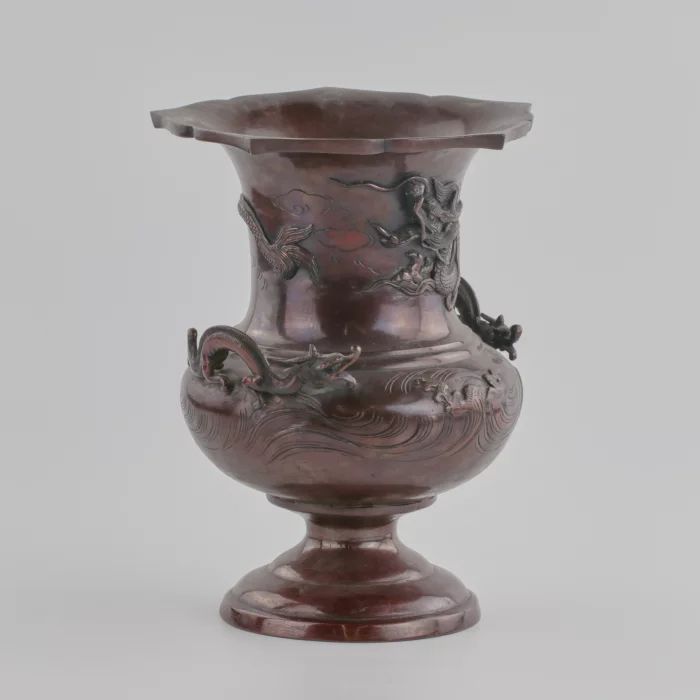 Vase chinois en bronze du 19ème siècle.