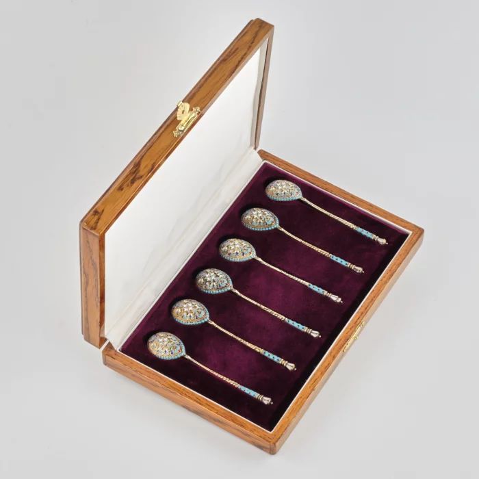 Set of 6 teaspoons with cloisonne enamel.