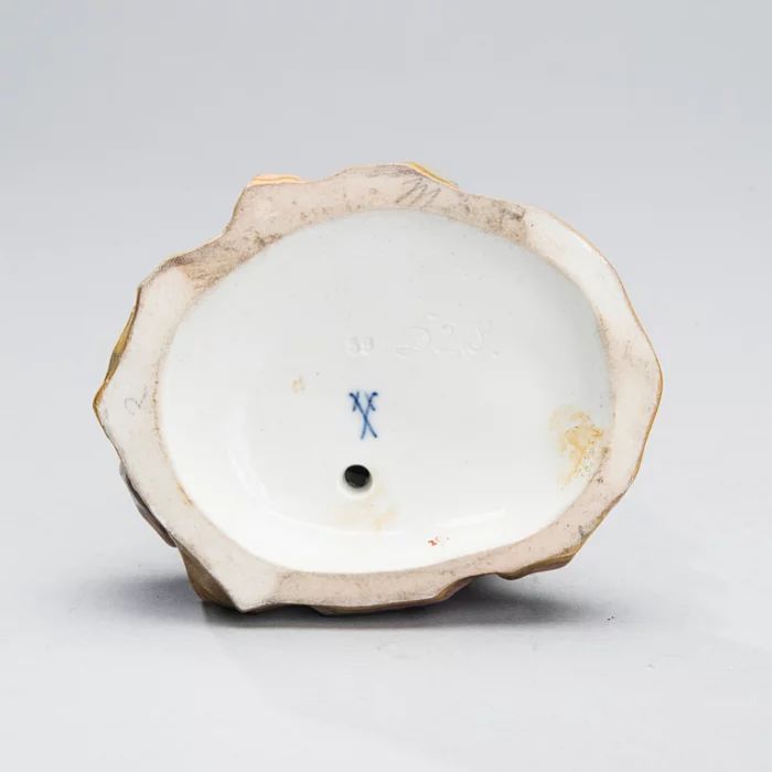 Groupe en porcelaine "Satyre et Dionysos". Meissen XIXe siècle. 