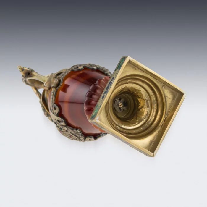 Agate vase. 1880.