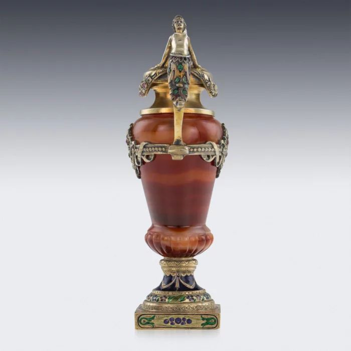 Agate vase. 1880.