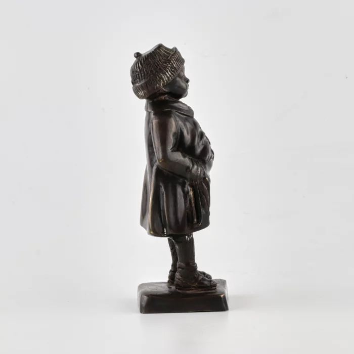 Bronze statuette Boy. 