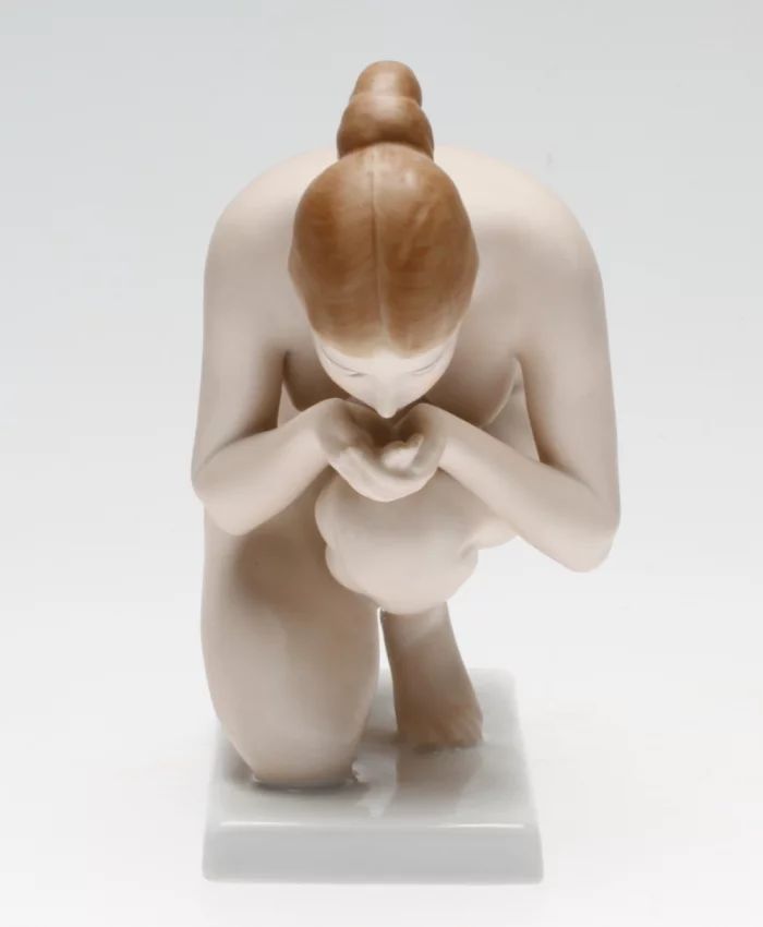"Girl drinking water", Rosentahl