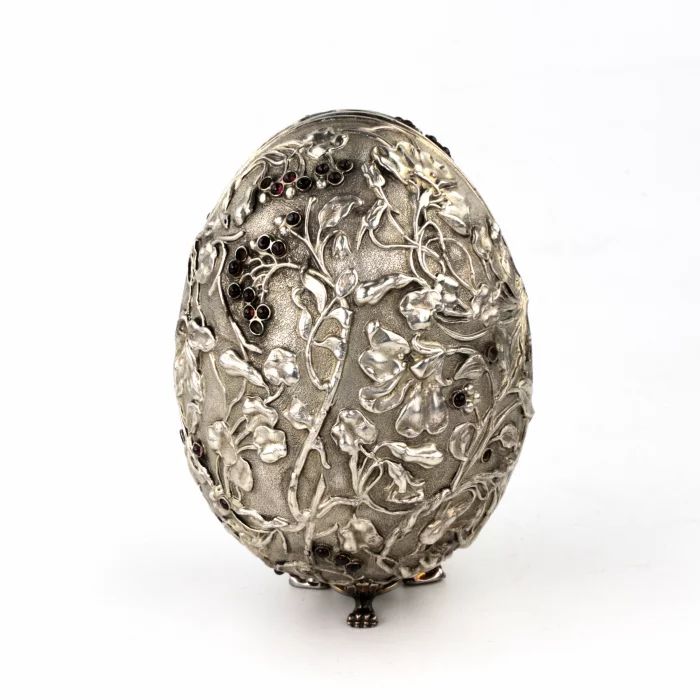 Silver Easter egg casket. 