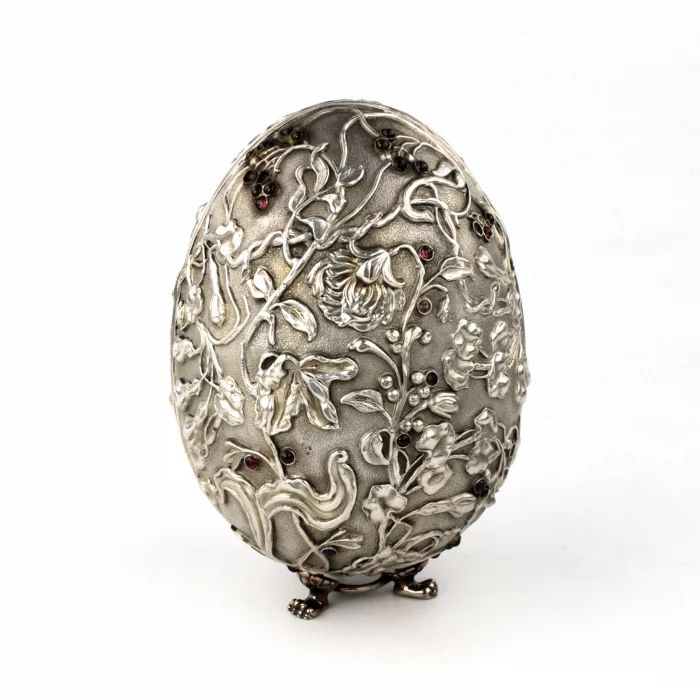 Silver Easter egg casket. 