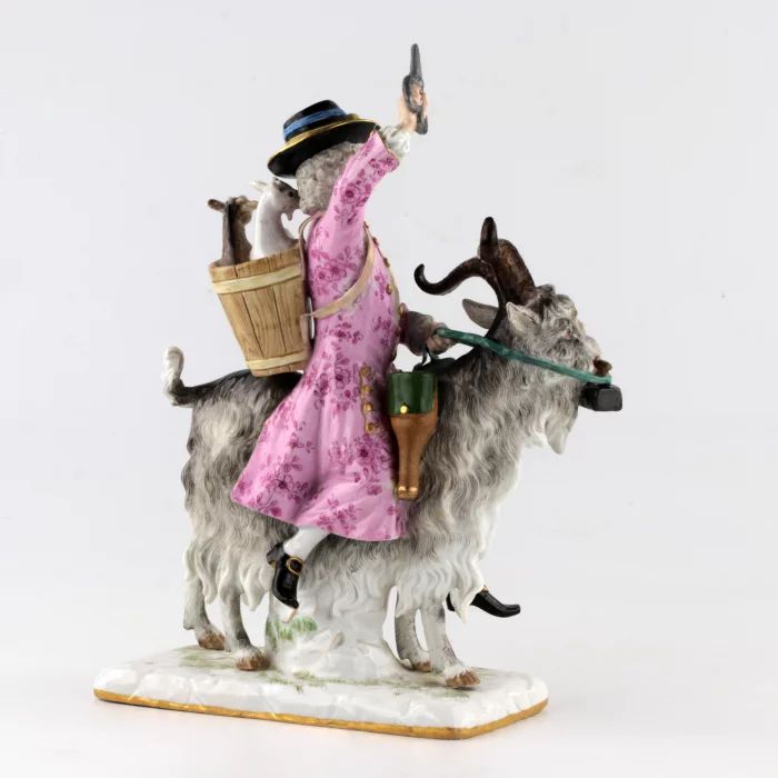 La figurine en porcelaine Le tailleur du comte Brühl sur une chèvre 