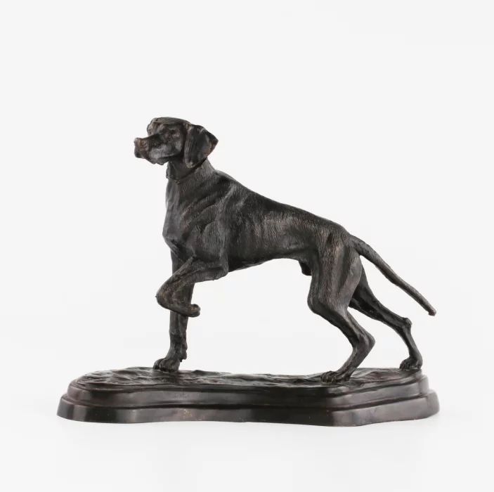 Bronze hunting dog.