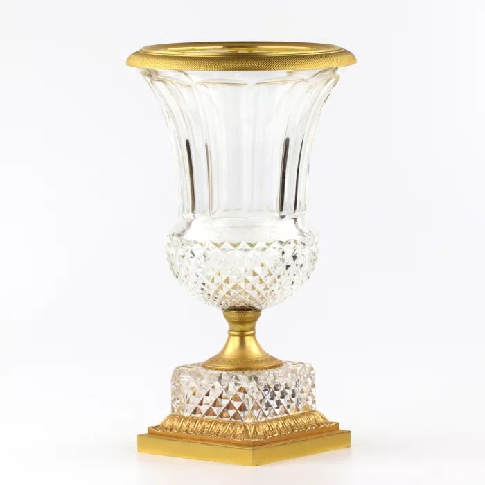 Vase en cristal avec bronze dore. 