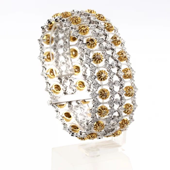 Unique gold bracelet with diamonds. 