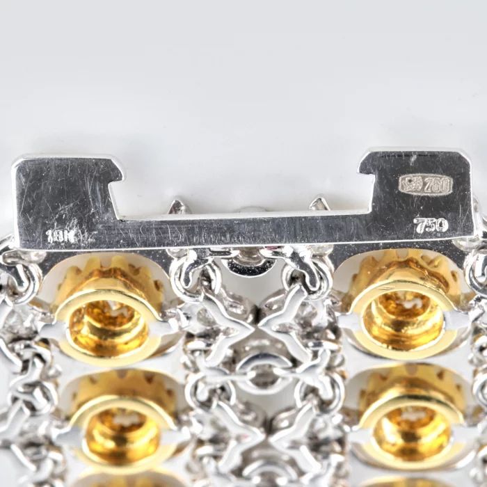 Unique gold bracelet with diamonds. 