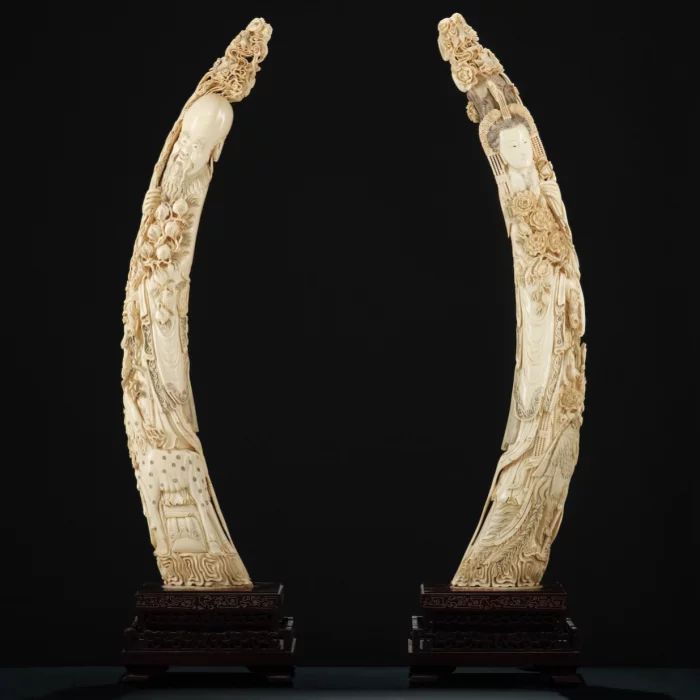 Deux grandes figures en ivoire sculpte de Guanyin et Shao Lao. 19-20 siècles