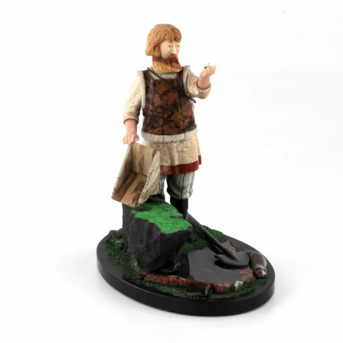 Stone-cut figurine Prospector.