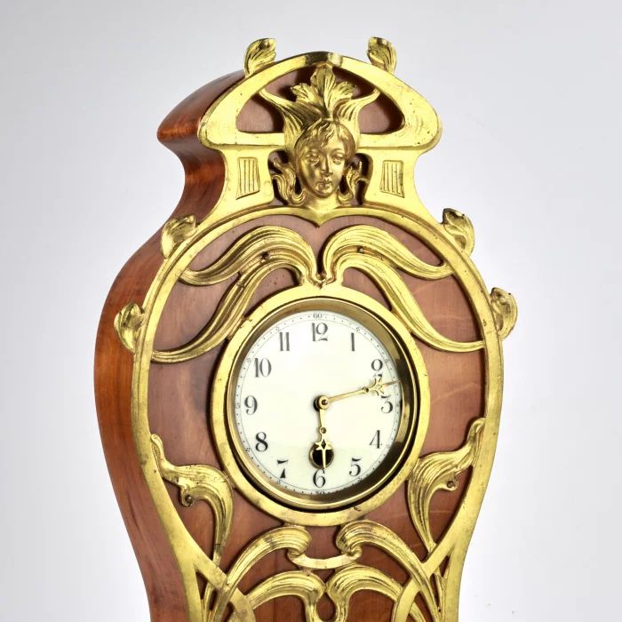 Mantel clock in Jugendstil style