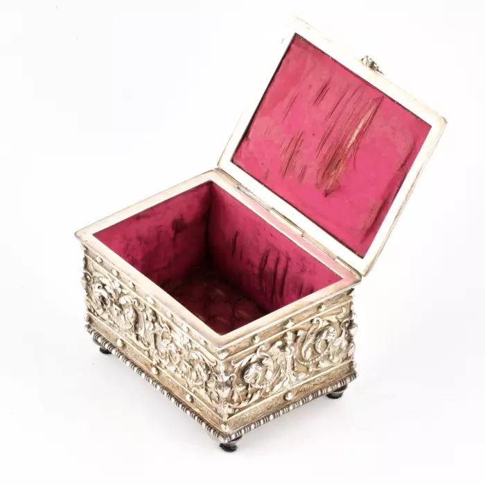 Jewelry box by E&S INV brand. 19th  20th century.