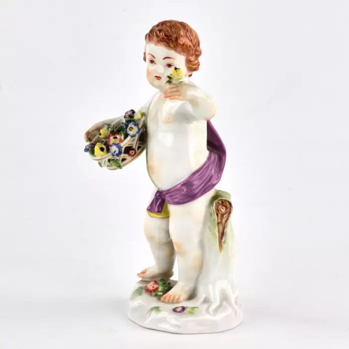 Figurine en porcelaine -allégorie Printemps. Meissen. 
