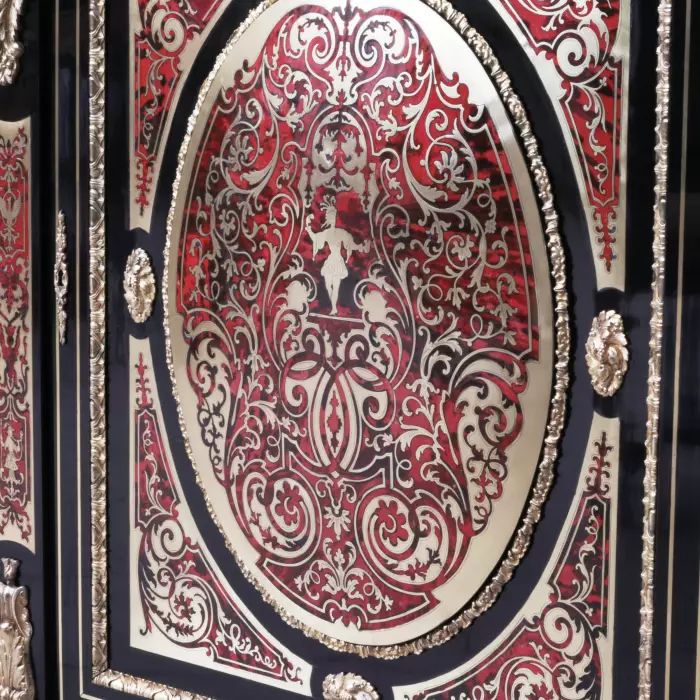 Luxurious chest of drawers with mirror in the Boulle style. France, 19th century. 