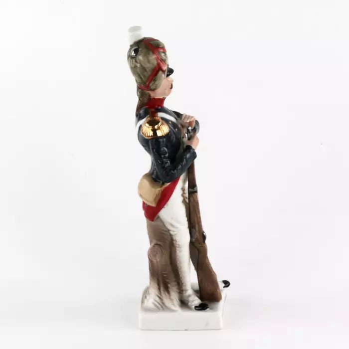 Porcelain figurine "Soldier Grenadier De La Garde". Germany