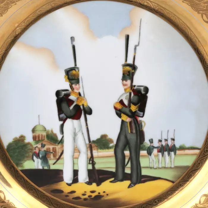 Plat "Soldats de l'armee russe du 19ème siècle". 